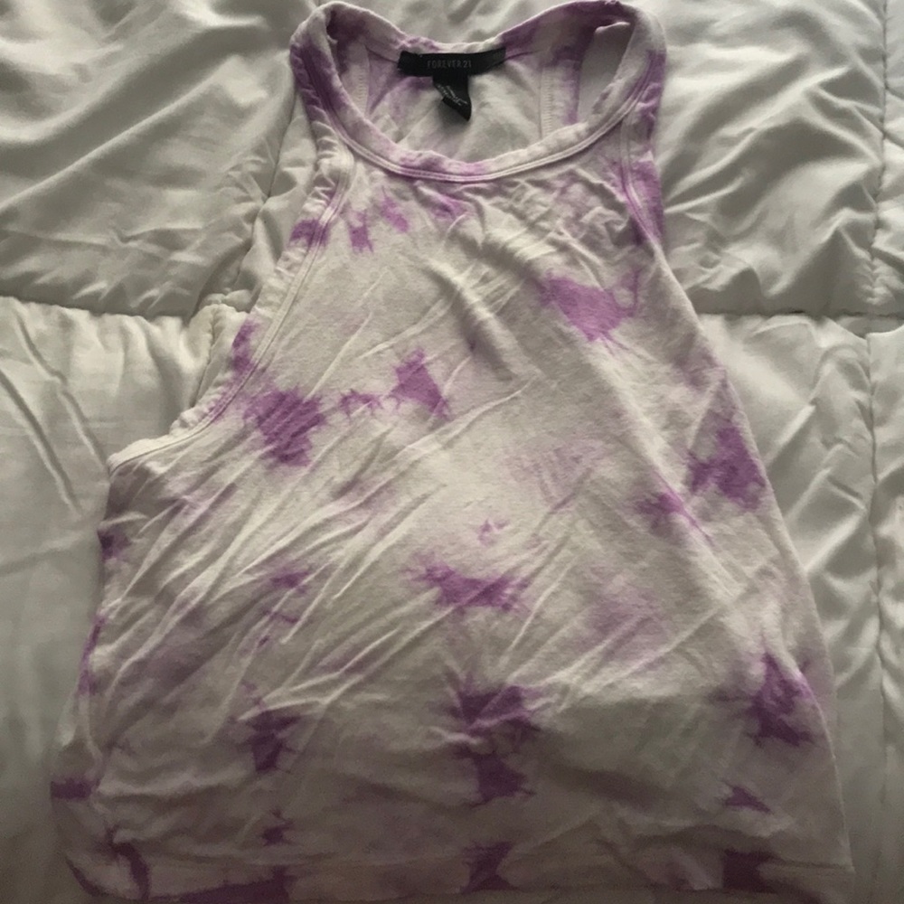 A short sleeve shirt